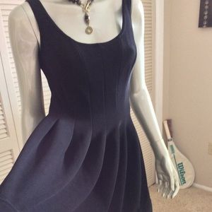 NOUVEAU SLEEVELESS PLEATED SKATER DRESS SIZE S